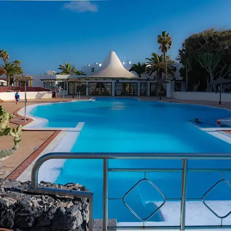 En Playa Roca Primer Linea De Mar Lejlighed Costa Teguise