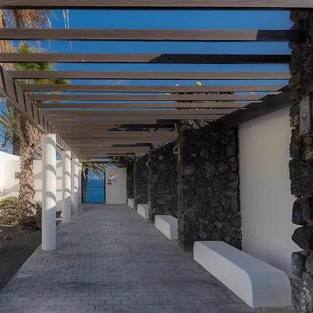 Lejlighed En Playa Roca Primer Linea De Mar Costa Teguise